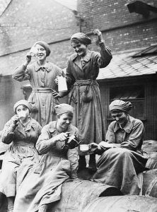 English: First World War The Home Front: Women workers at the British Oil Cake Co.
