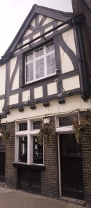 pub-709319_1280 CC0 Public Domain