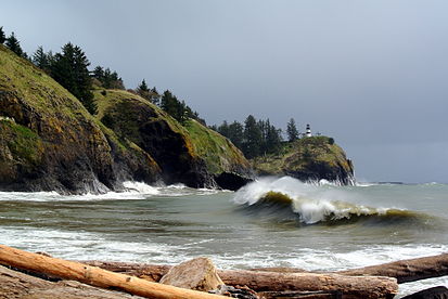 413px-cape_disappointment_and_cape_disappointment_light