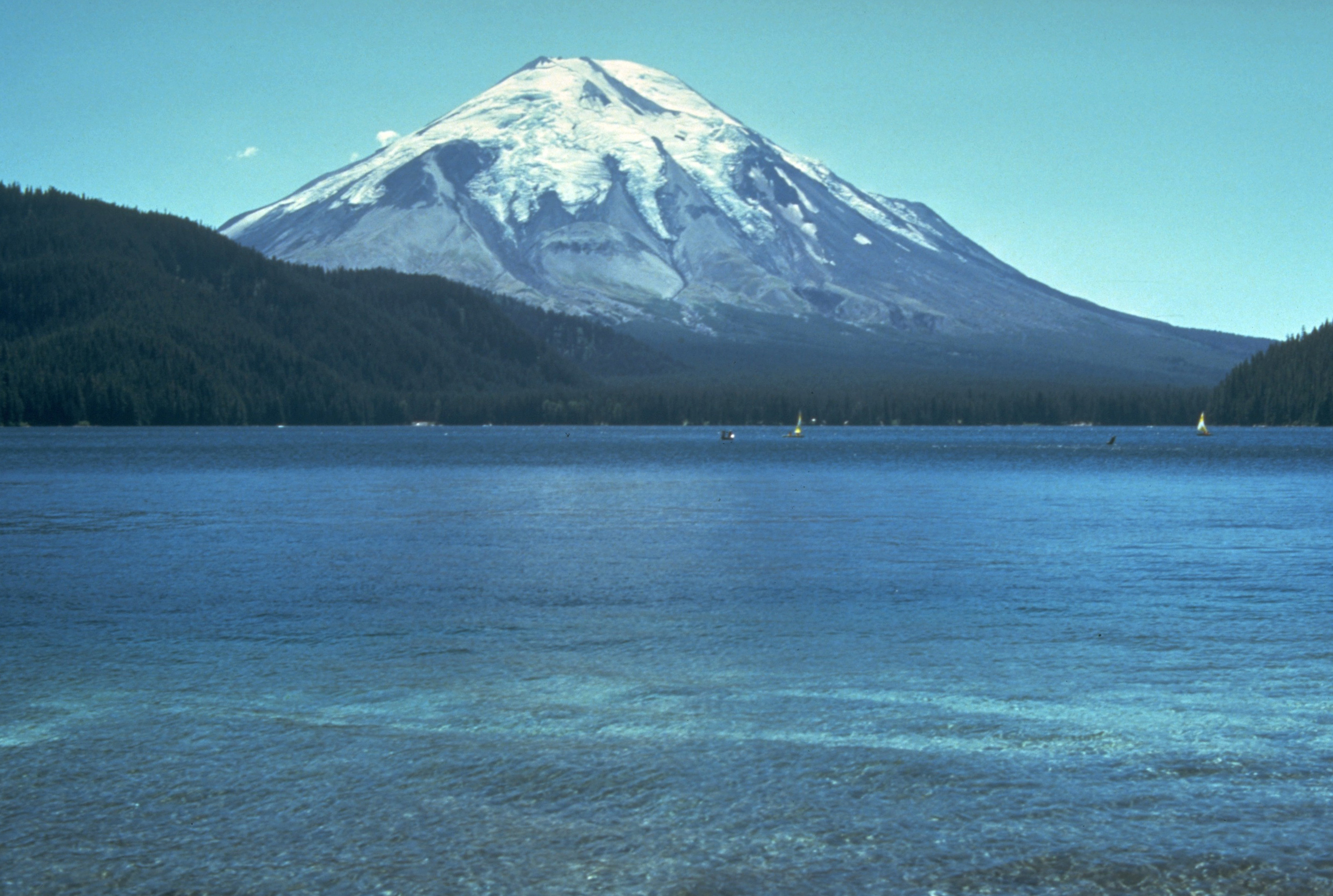 St_Helens_before_1980_eruption_horizon_fixed